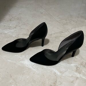 NWOT - Bandolino Black Heels